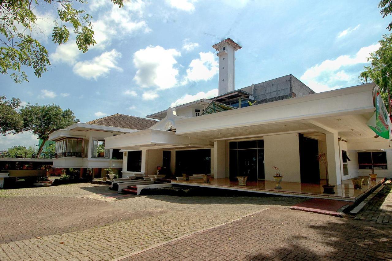 Oyo 2360 Hotel Rio Bengkulu Luaran gambar