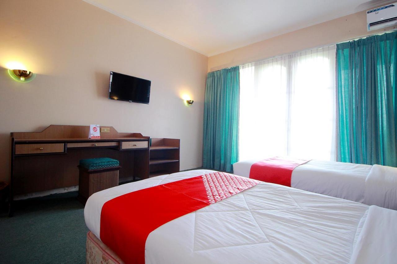 Oyo 2360 Hotel Rio Bengkulu Luaran gambar