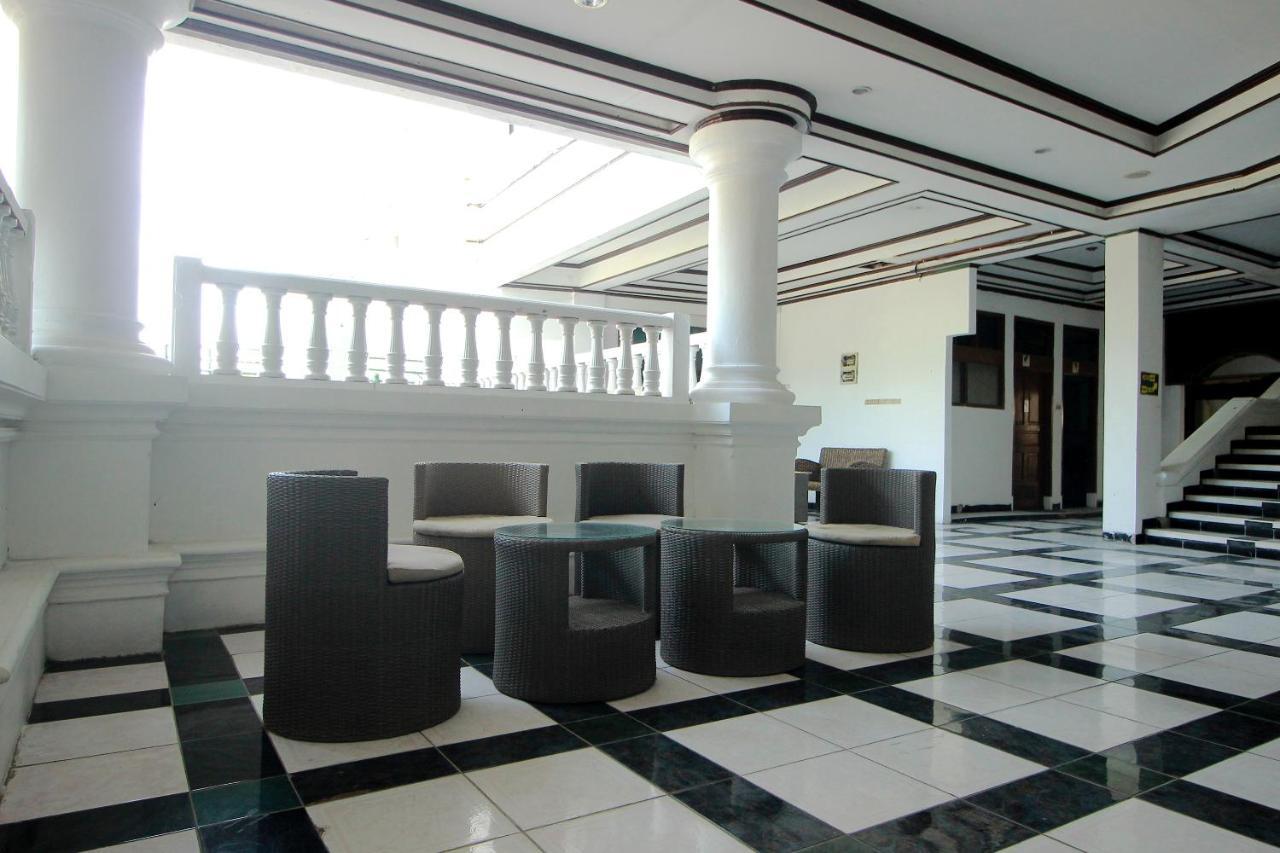 Oyo 2360 Hotel Rio Bengkulu Luaran gambar