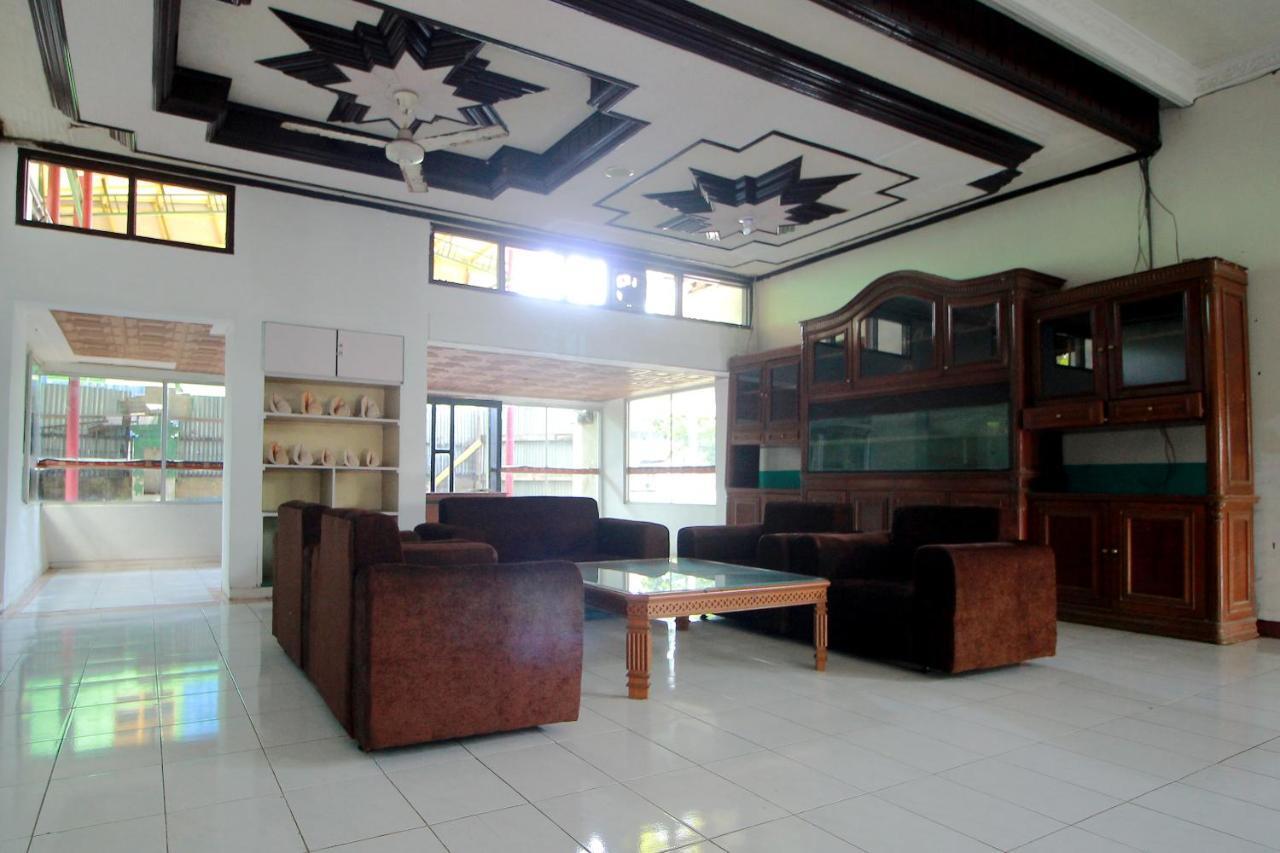Oyo 2360 Hotel Rio Bengkulu Luaran gambar