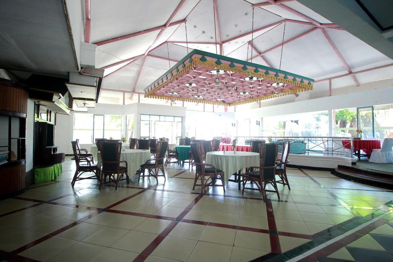 Oyo 2360 Hotel Rio Bengkulu Luaran gambar